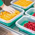 Home 11 장수 지역의 냉동식품 활용 팁 - **Prompt 1: Packaging for Freezer Perfection**
"A bright, modern kitchen counter is meticulously...